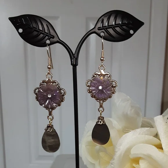 Handmade Shell and Glass Flower Earrings Purple Gold Tone - Picture 4 of 8